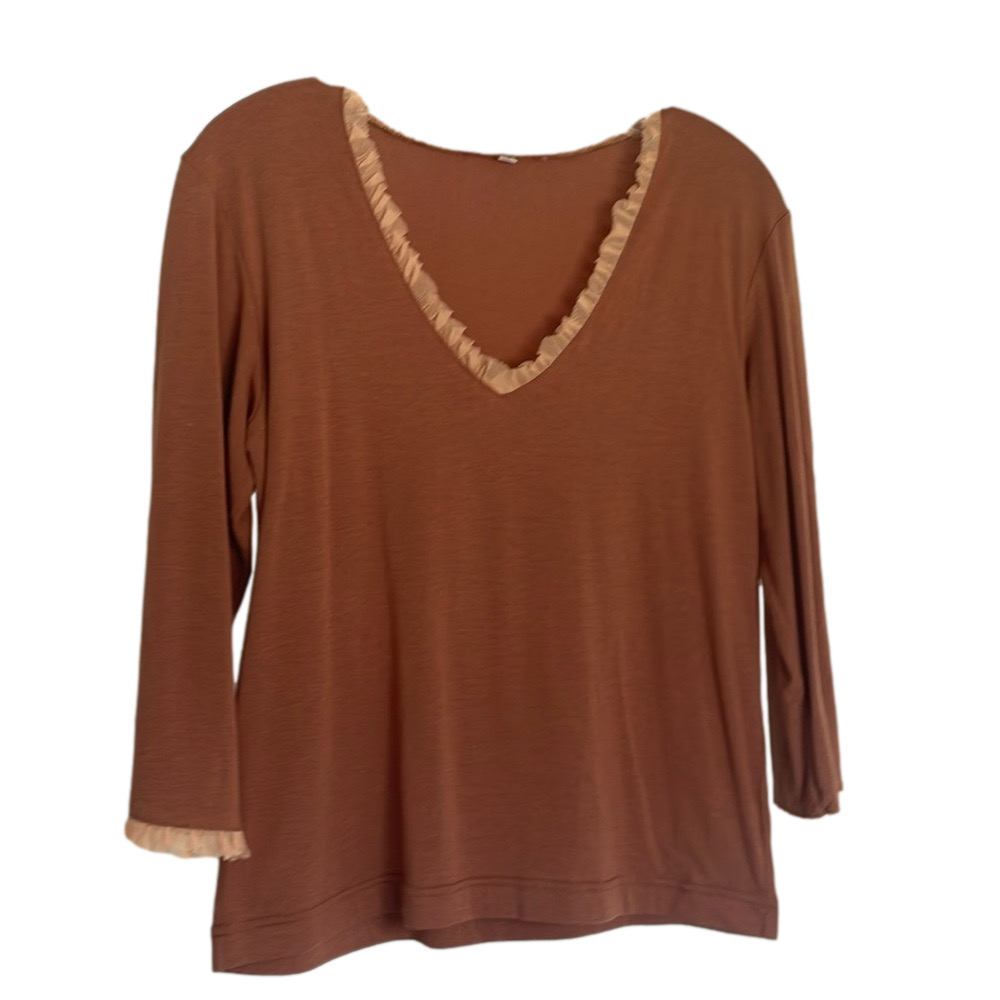 Woman's Top brown size medium